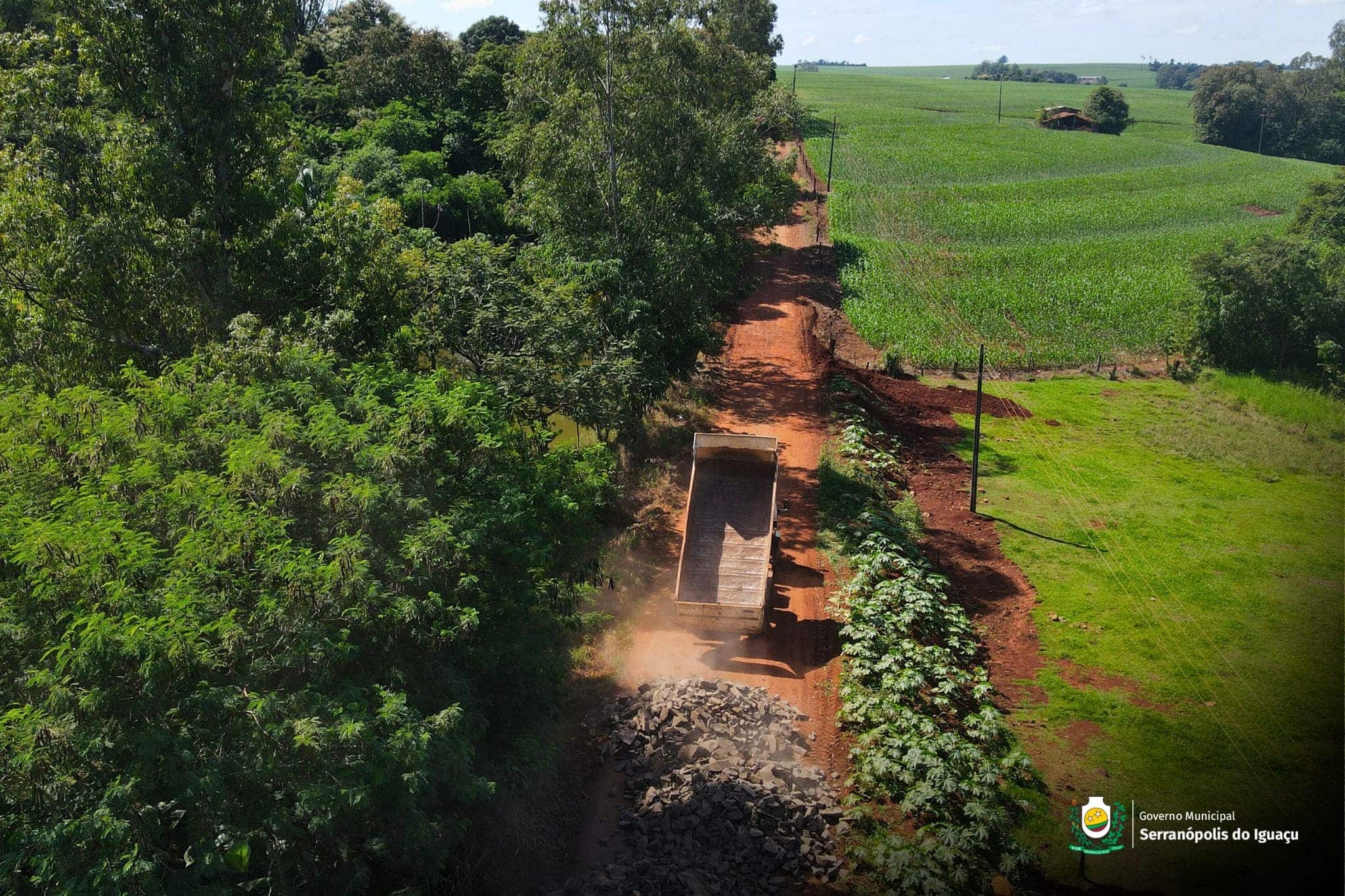 Serranópolis do Iguaçu avança na infraestrutura viária e inicia novo trecho de pavimentação asfáltica